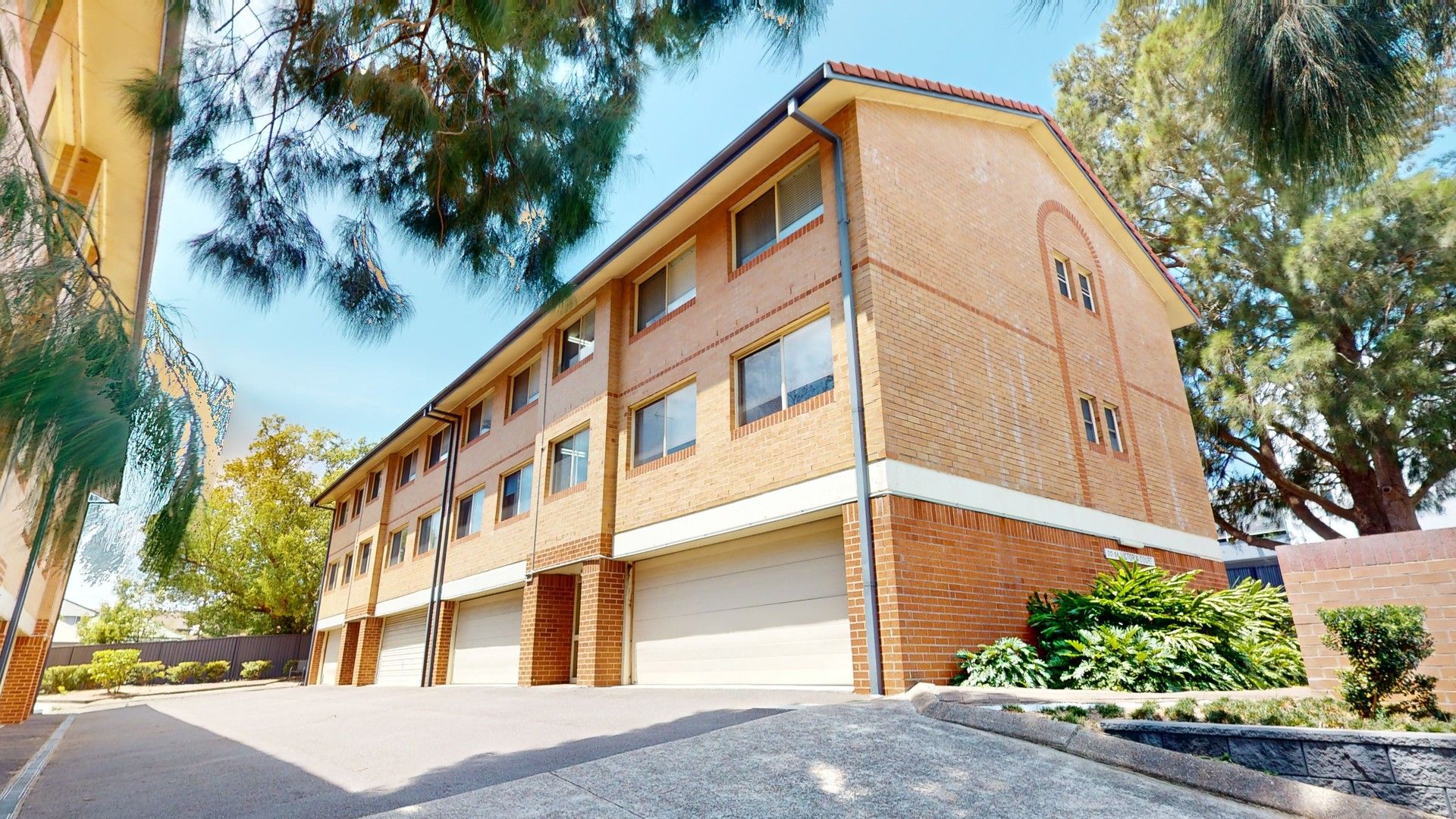 2 bedrooms Apartment / Unit / Flat in 10/90-94 Victoria Street ADAMSTOWN NSW, 2289
