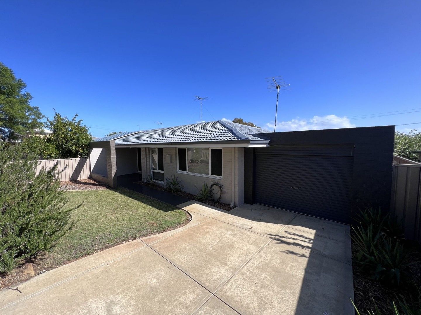 9 Harfleur Pl, Hamilton Hill WA 6163, Image 0