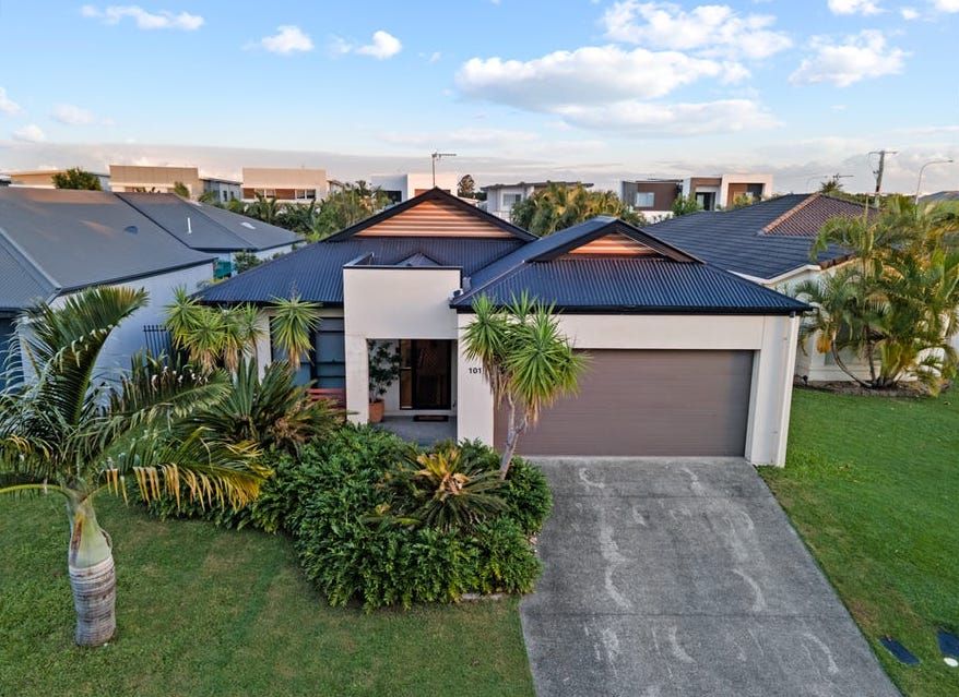 3 bedrooms House in 101/19 Santa Barbara Road HOPE ISLAND QLD, 4212