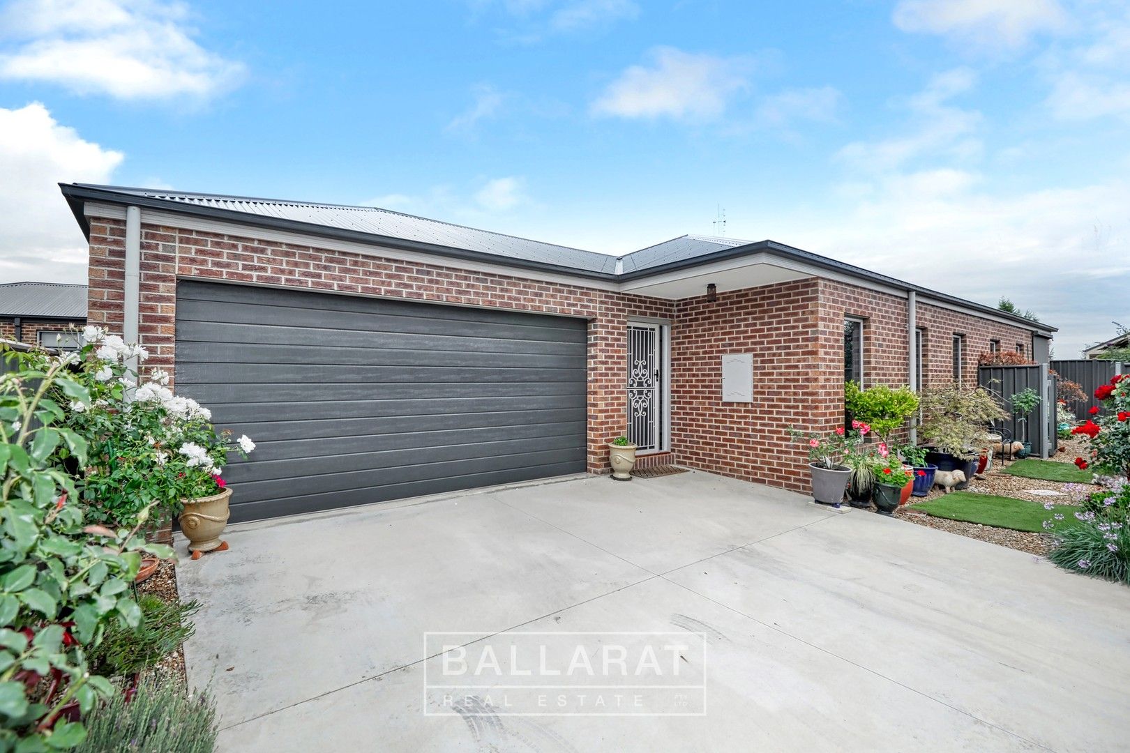 2/6 Shamrock Court, Maryborough VIC 3465, Image 0