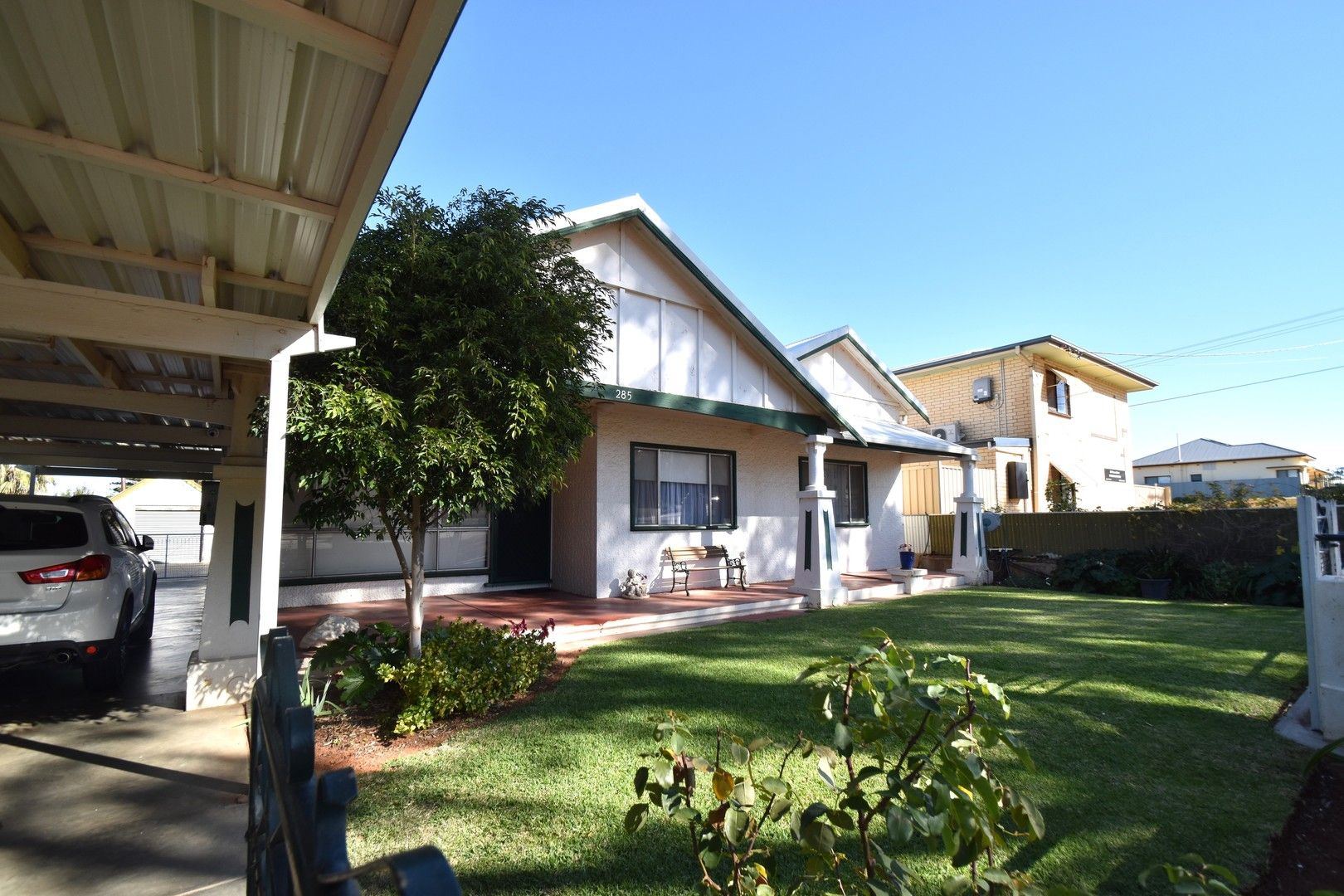 4 bedrooms House in 285 Gossan Street BROKEN HILL NSW, 2880