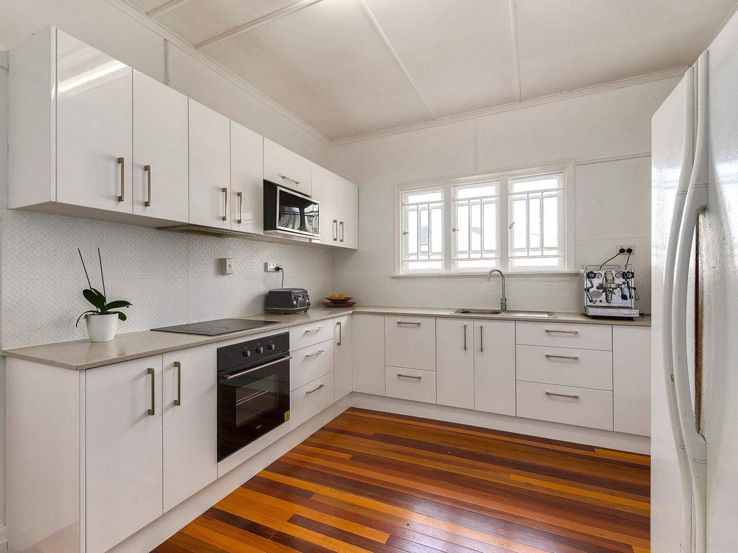 2 bedrooms House in 90 Northmore Street MITCHELTON QLD, 4053