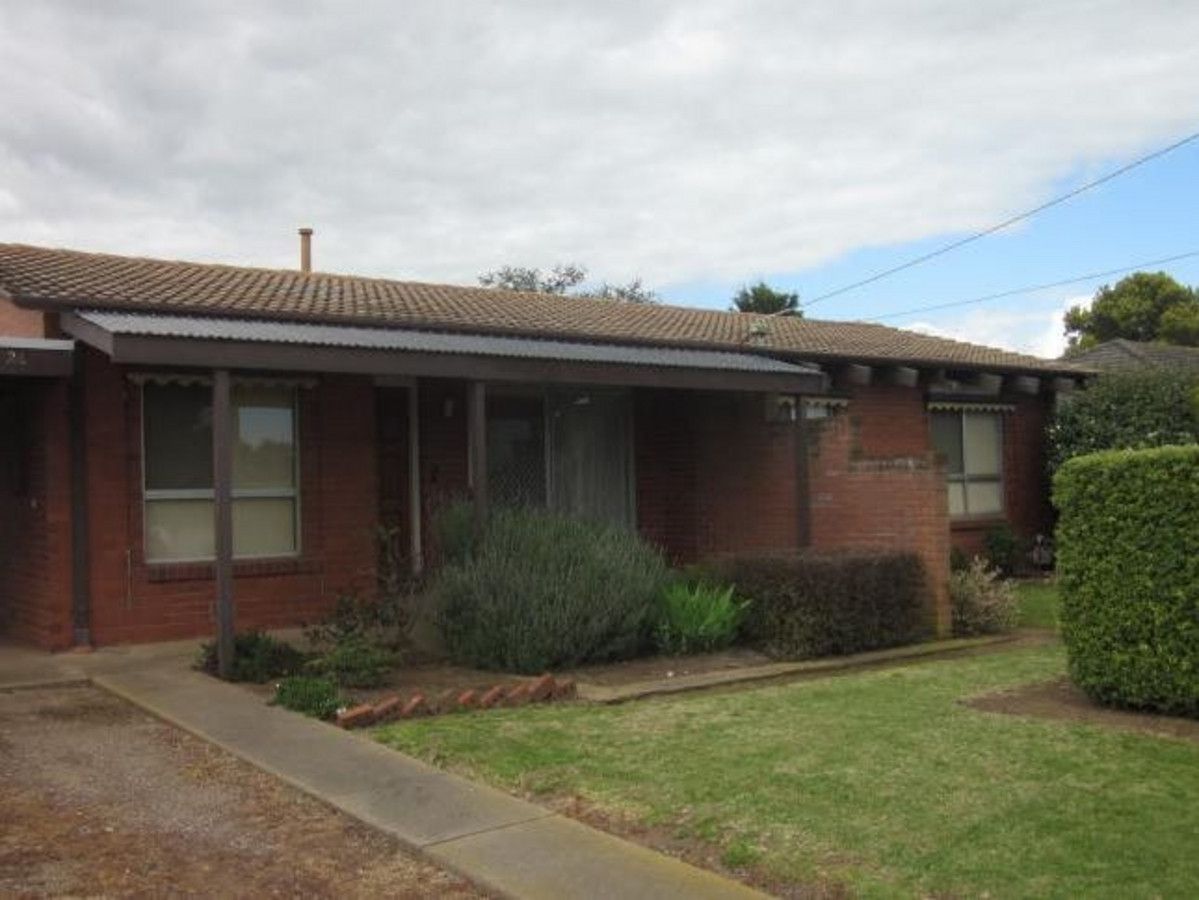 24 Sale Road, Maffra VIC 3860