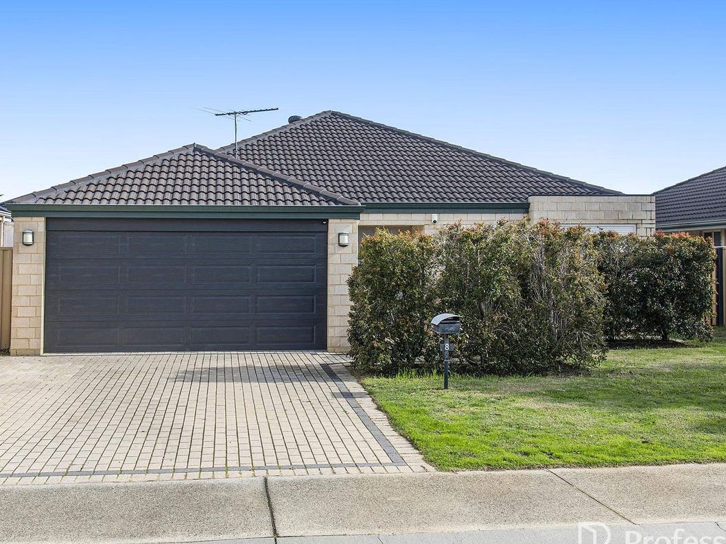 4 bedrooms House in 8 Wornt Way BYFORD WA, 6122