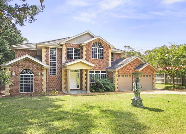 43 Pine Avenue, Wentworth Falls NSW 2782