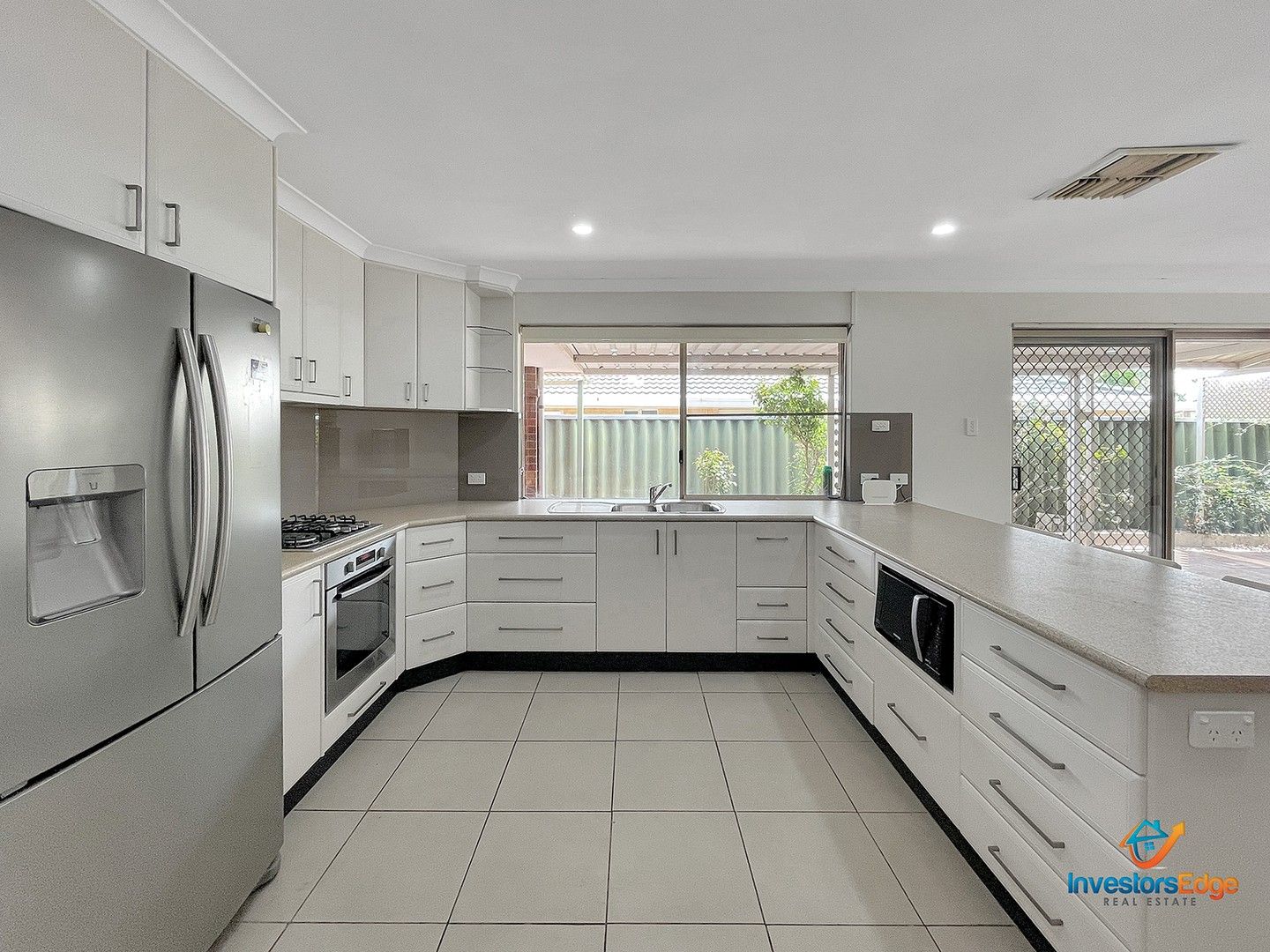 4 bedrooms House in 55 Fairfield Gardens CANNING VALE WA, 6155