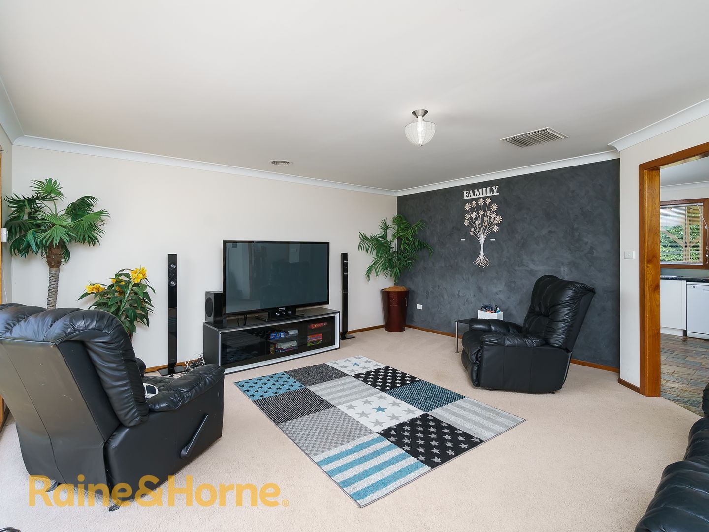 23 Langi Crescent, Glenfield Park NSW 2650, Image 1