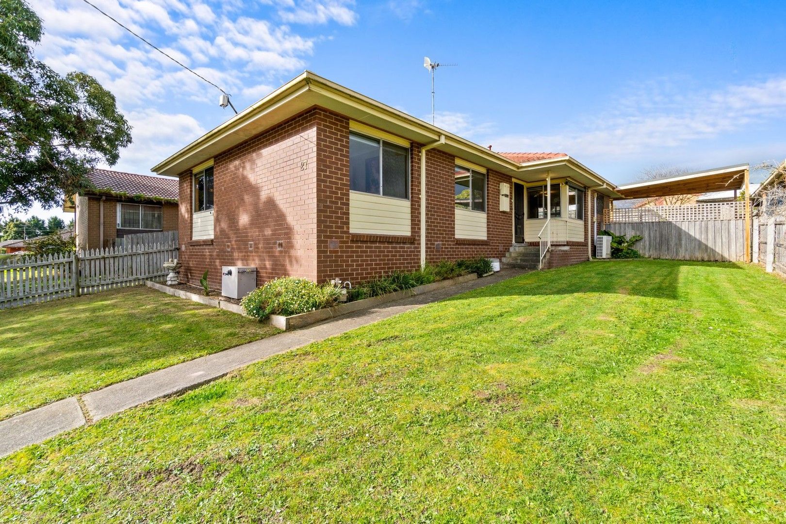 27 Banksia Crescent, Churchill VIC 3842, Image 0