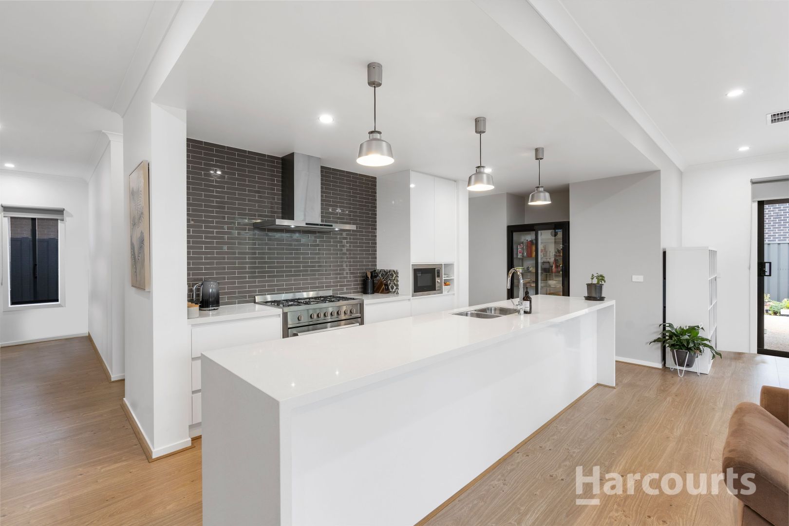 27 Ambien Crescent, Strathtulloh VIC 3338, Image 1