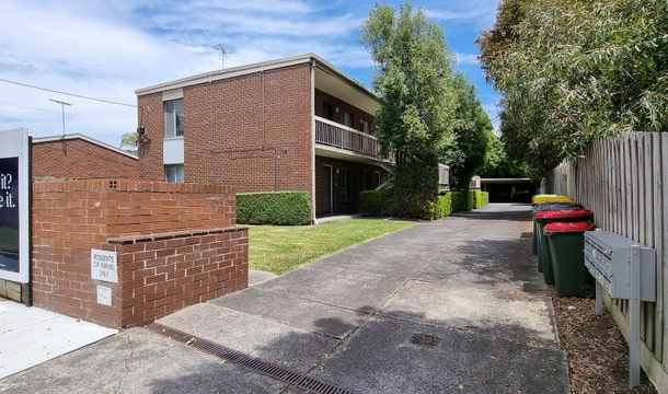 2/18 Bute Street, Murrumbeena VIC 3163