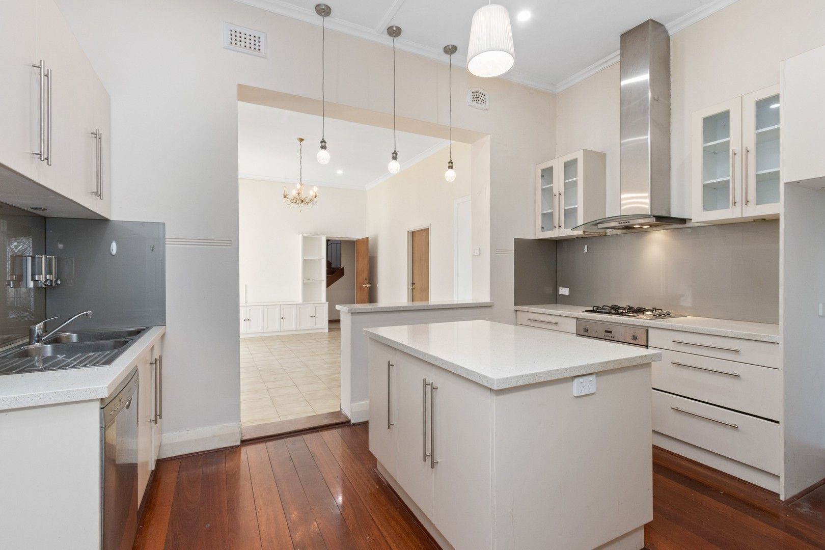 4 bedrooms House in 24 Renwick Street SOUTH PERTH WA, 6151