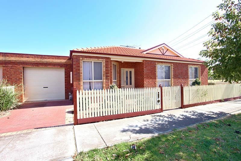 93 King Edward Avenue, SUNSHINE VIC 3020, Image 0