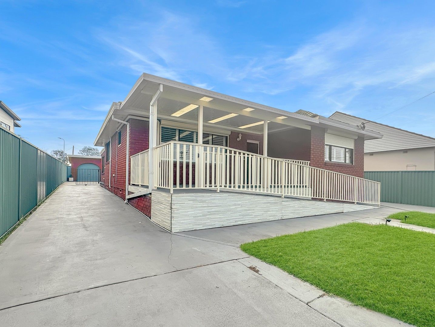 304 Shellharbour Road, Barrack Heights NSW 2528, Image 0