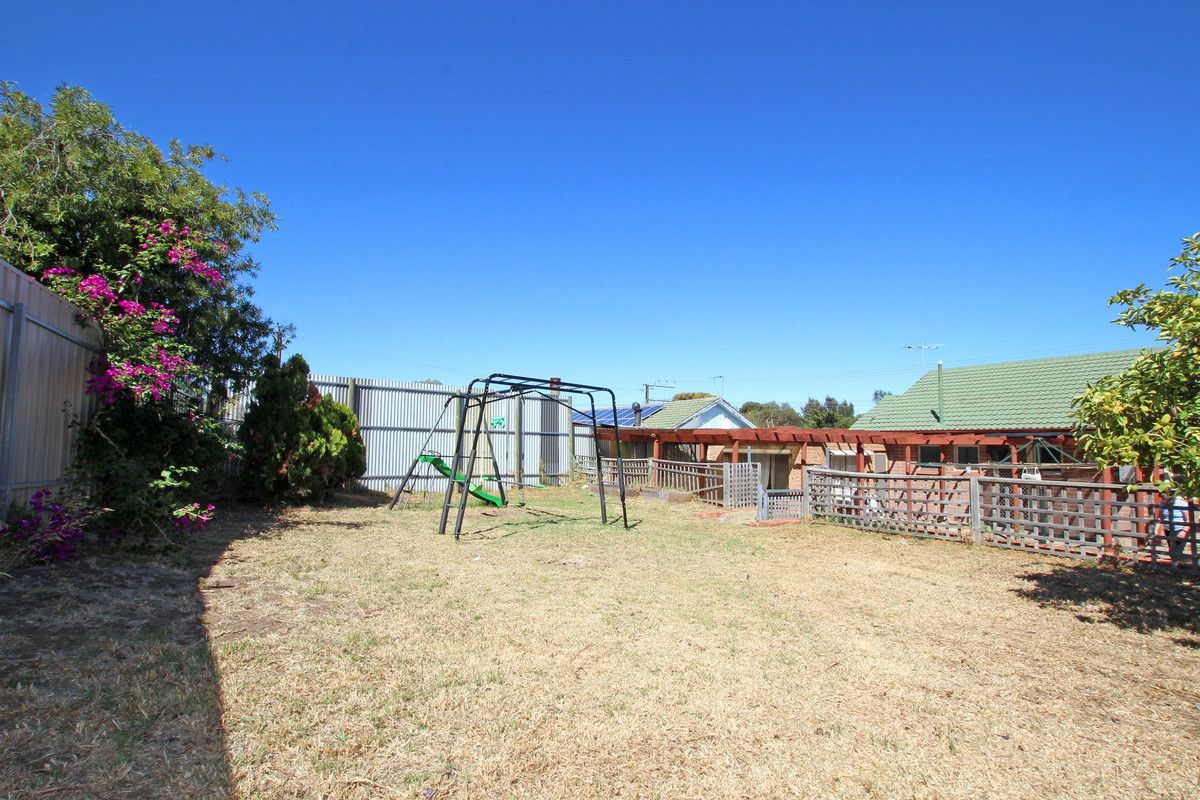 38 Galloway Road, O'sullivan Beach SA 5166, Image 2