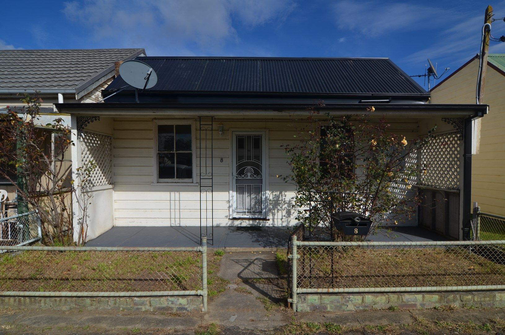 2 bedrooms House in 8 Davy Street LITHGOW NSW, 2790