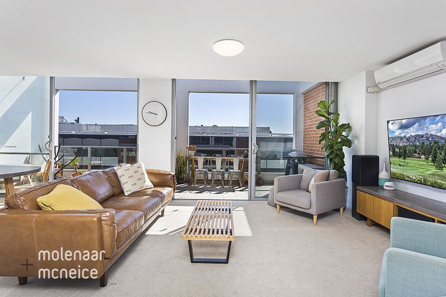 804/27 Atchison Street, Wollongong NSW 2500, Image 2