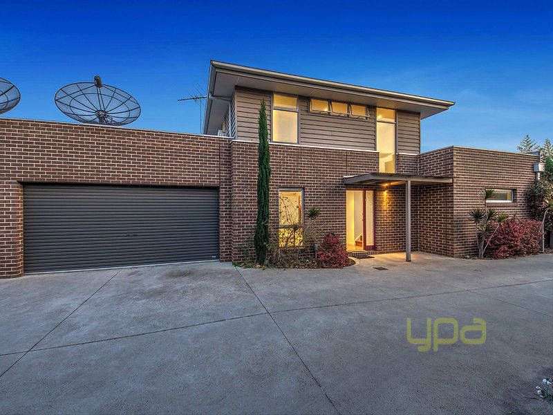 2/2 Dubbo Street, Albion VIC 3020, Image 0