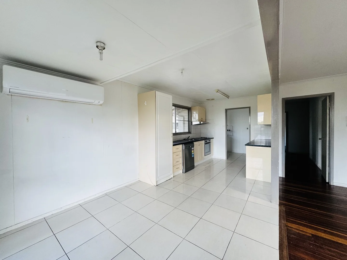 Additional image 5 of 16 CASEY Court, Moranbah QLD 4744