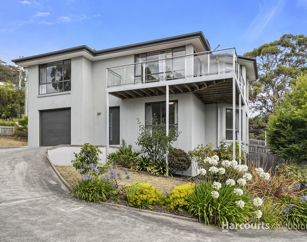 1/27 Auburn Road, Kingston Beach TAS 7050