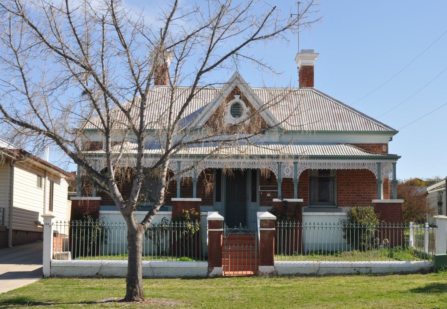 4 bedrooms House in 126 Lambert Street BATHURST NSW, 2795
