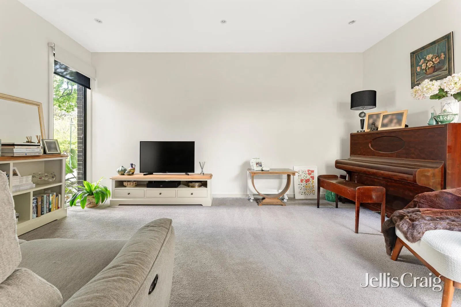 A Sophisticated Design Presenting Elegant Family Living - View 6