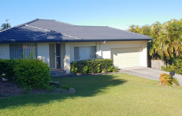 23 Pago Terrace, Pacific Pines QLD 4211