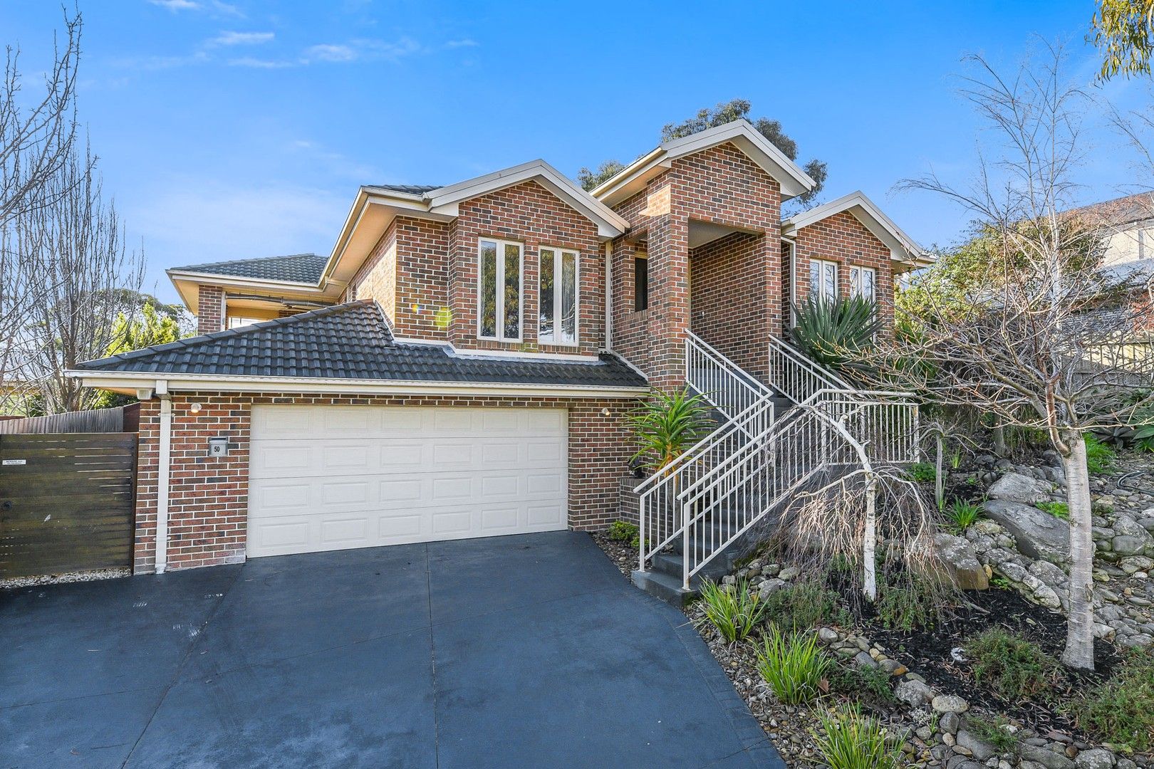 4 bedrooms House in 50 Leemak Crescent BERWICK VIC, 3806