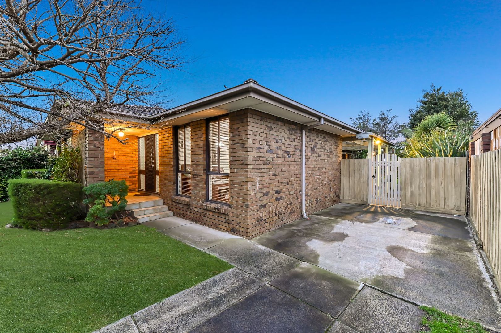 102 Kingsclere Avenue, Keysborough VIC 3173, Image 1