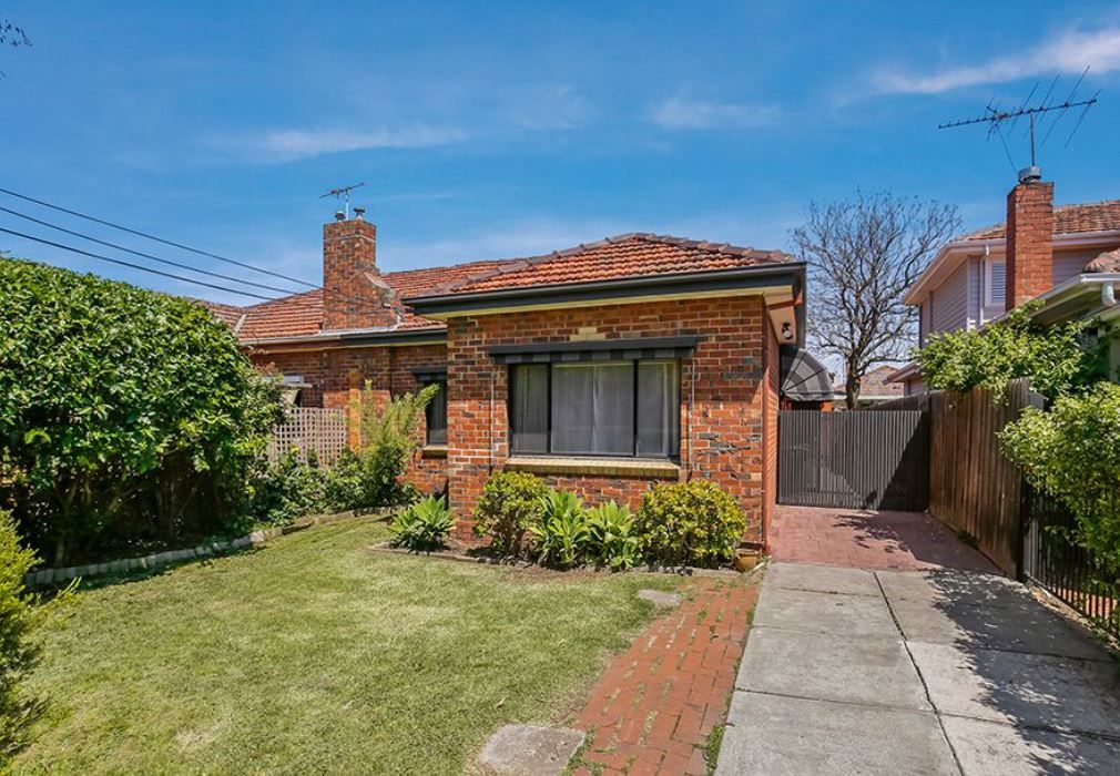 3 bedrooms House in 43 Woodlands Avenue PASCOE VALE SOUTH VIC, 3044