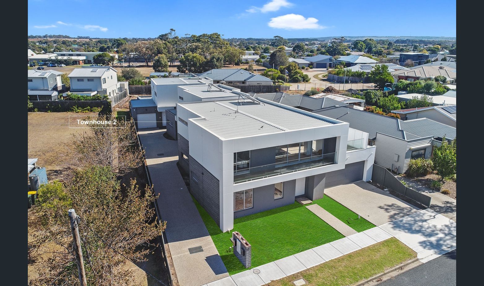 3 bedrooms Townhouse in 2/11 Blanche Street ST LEONARDS VIC, 3223