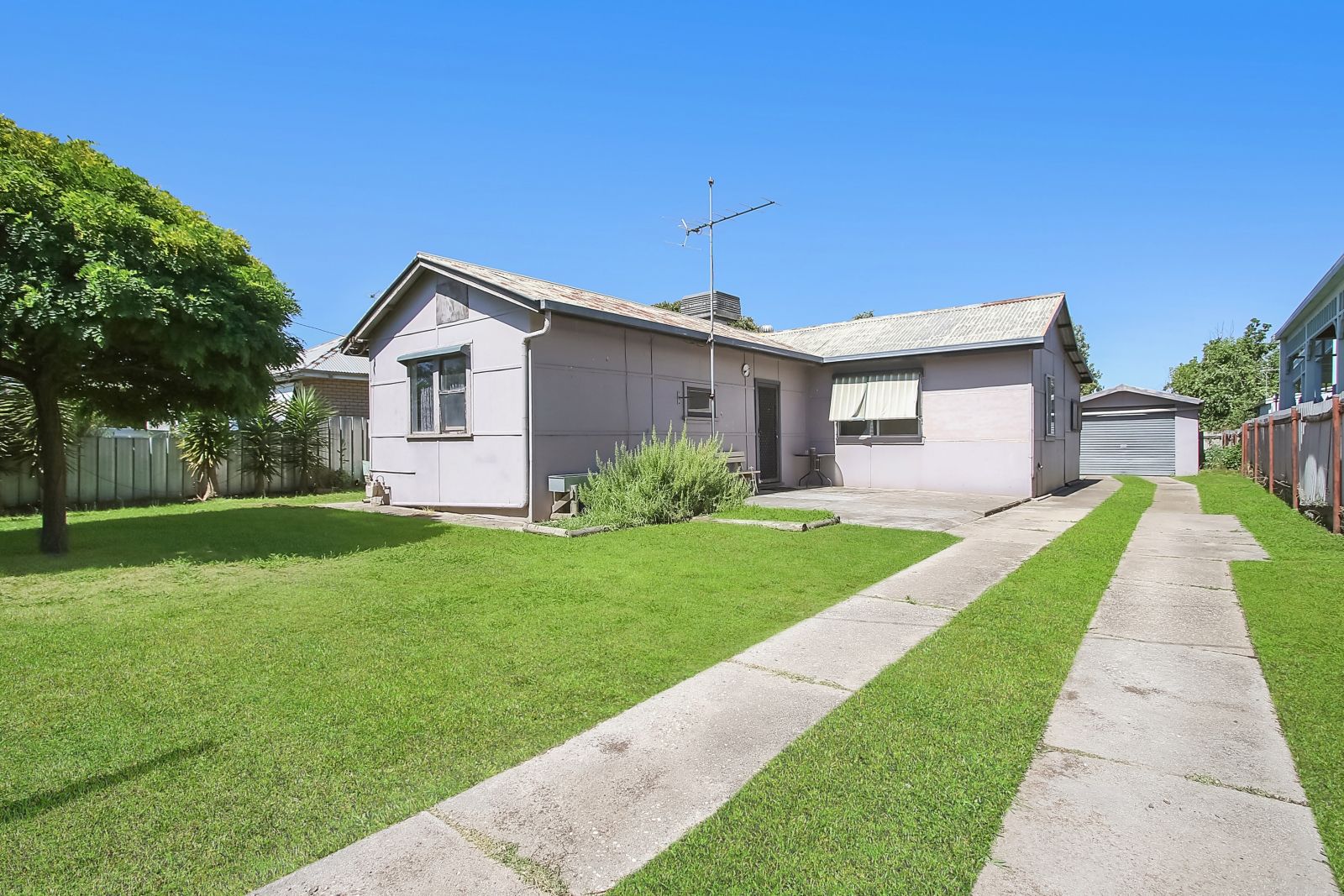 1040 Caratel Street, North Albury NSW 2640, Image 0