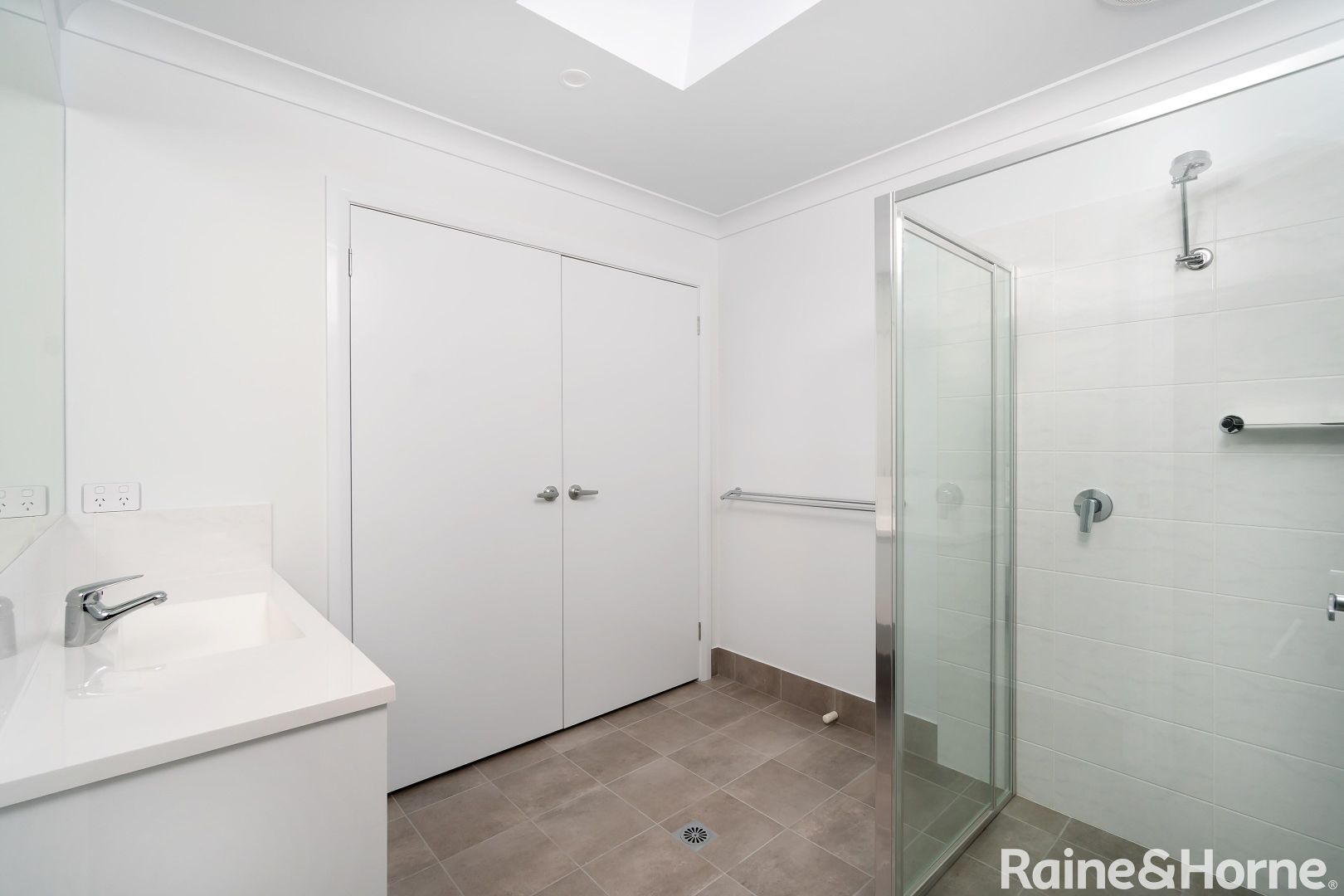 1-3/21 Kenneally Street, Kooringal NSW 2650, Image 2