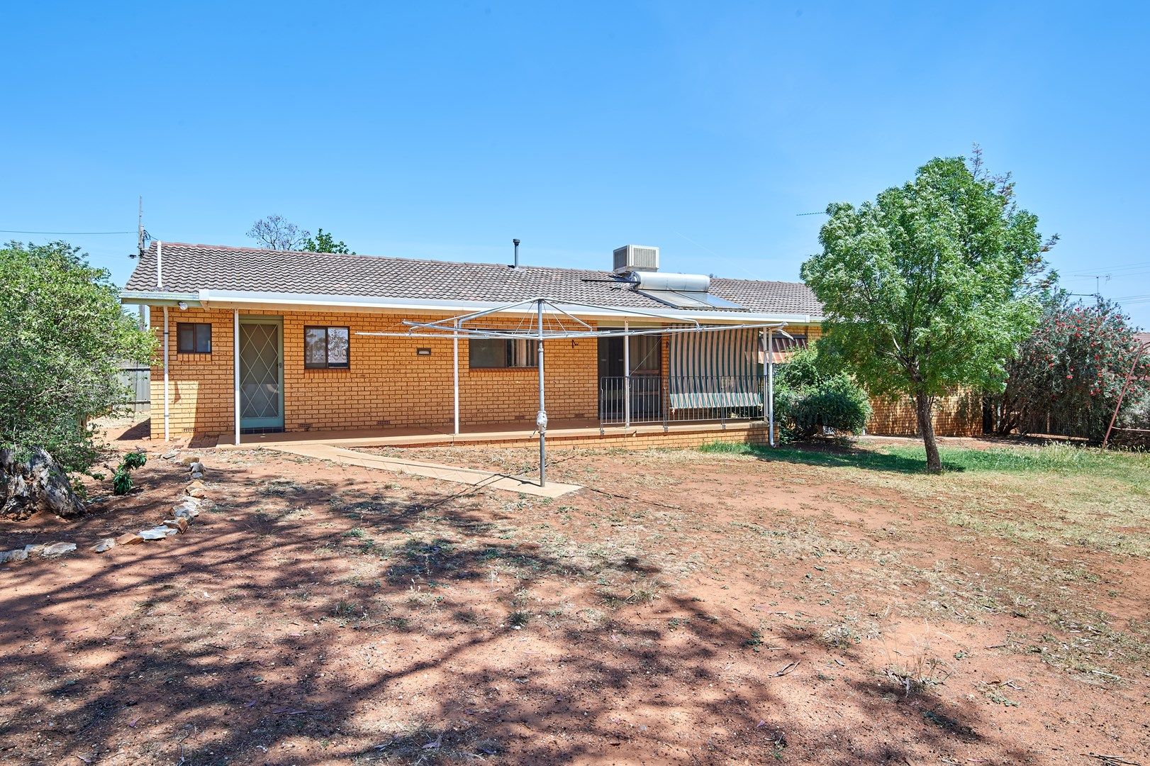 4 bedrooms House in 32 Loughnan Street COOLAMON NSW, 2701