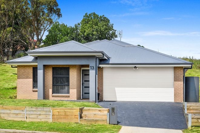 Picture of 13 Anembo Street, MOSS VALE NSW 2577