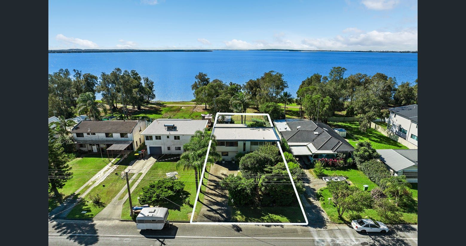 4 bedrooms House in 71 lakedge ave BERKELEY VALE NSW, 2261