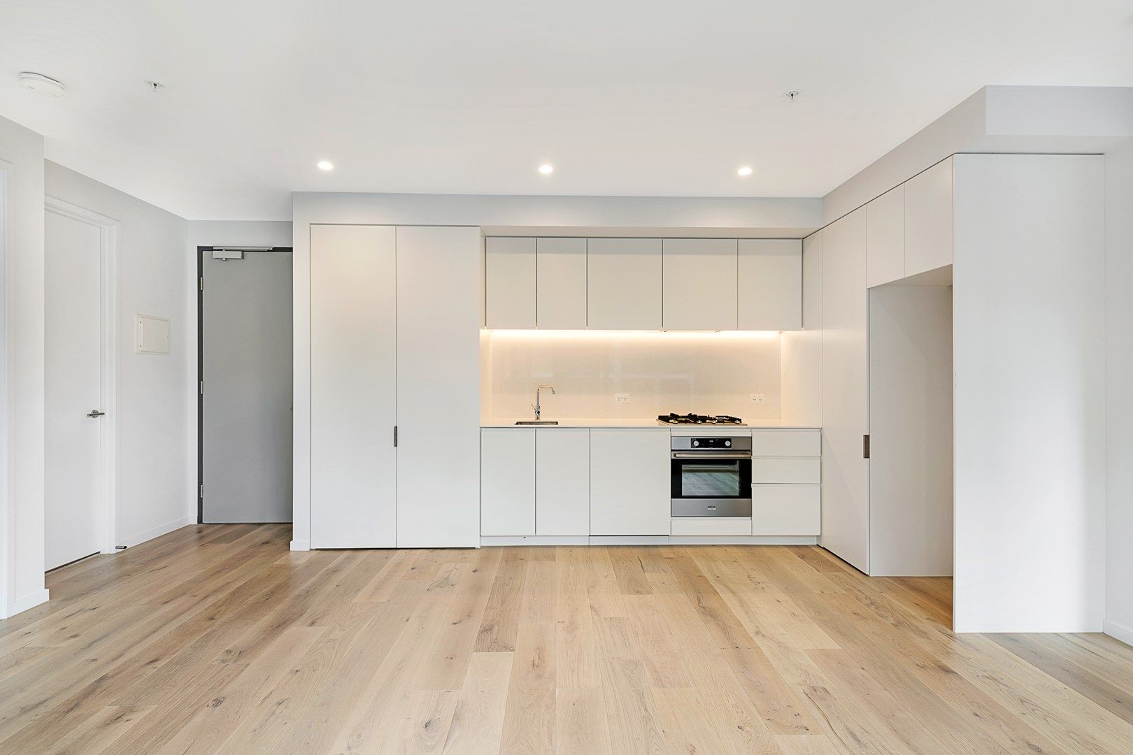 2 bedrooms Apartment / Unit / Flat in 214/17 Lynch Street HAWTHORN VIC, 3122