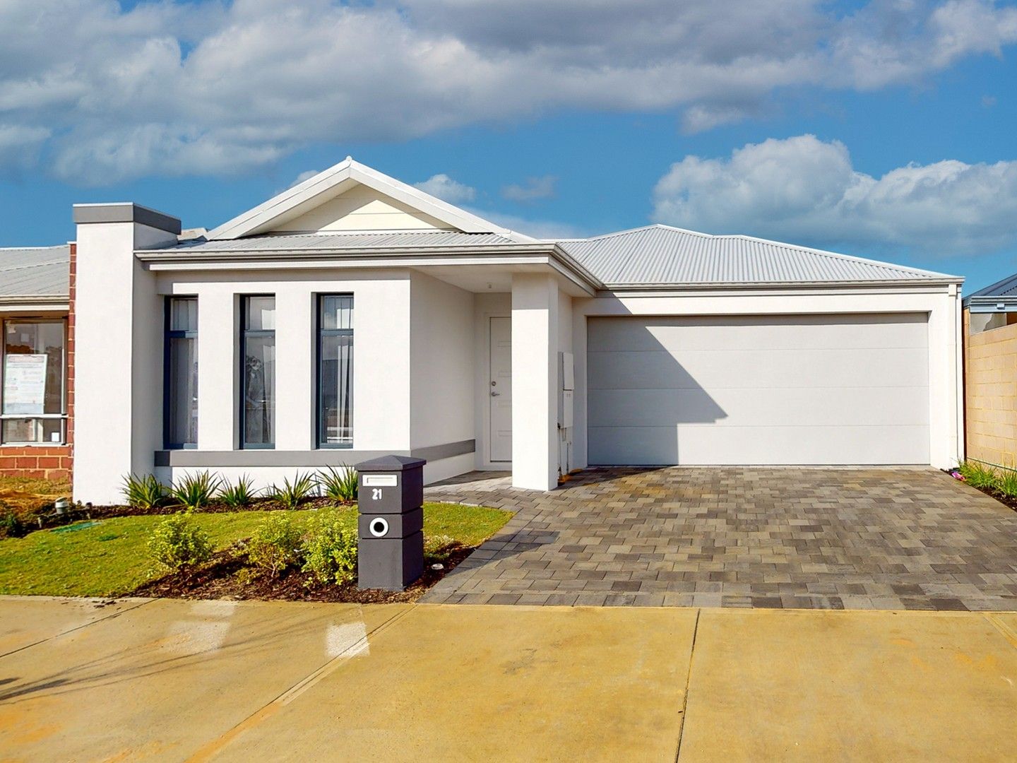 4 bedrooms House in 21 Maranca Street BALDIVIS WA, 6171
