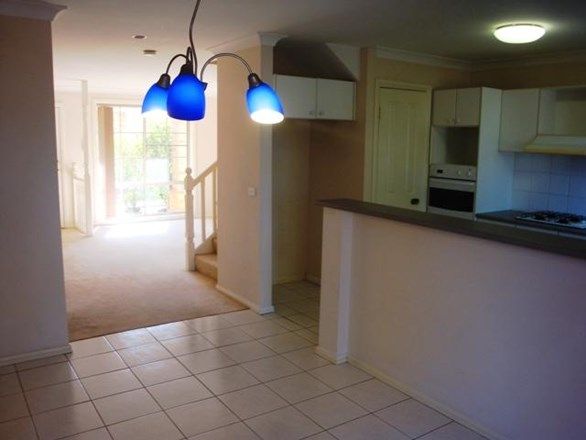 8/15-18 Dalton Place, Fairfield West NSW 2165, Image 2