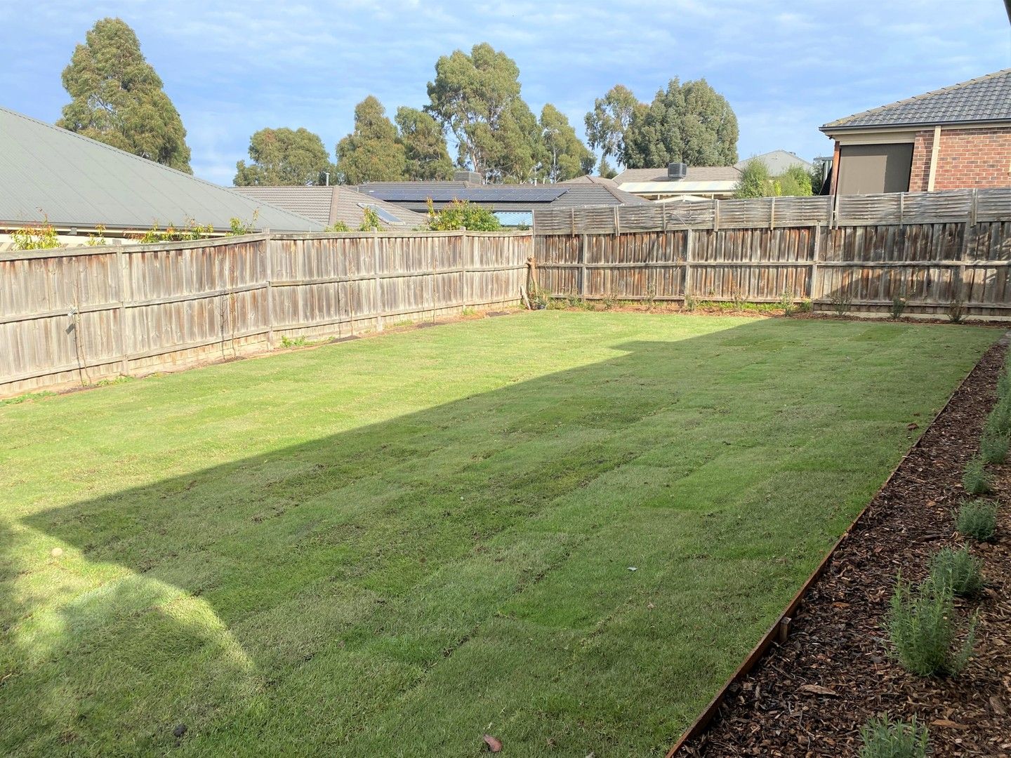 3 bedrooms House in 28 Peterborough Drive DOREEN VIC, 3754