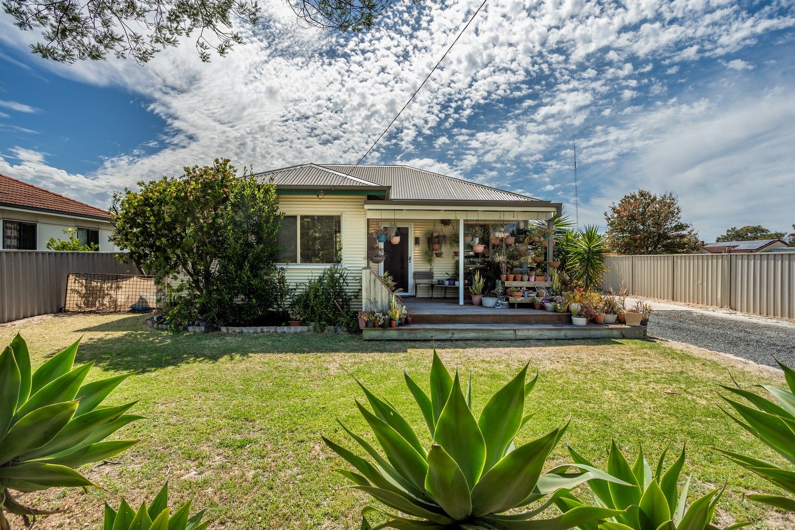 3 bedrooms House in 9 Charterhouse Street CAREY PARK WA, 6230