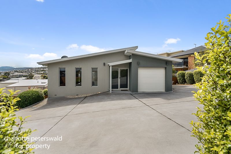 2/17 Skala Road, Tranmere TAS 7018, Image 0