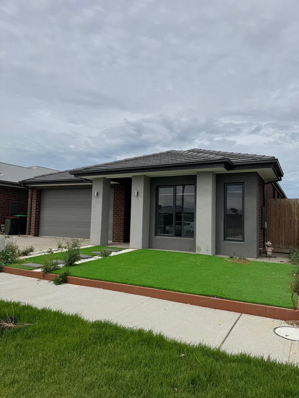 8 Pascal Way, Wyndham Vale VIC 3024