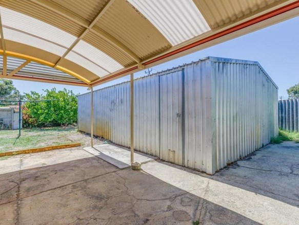 2 Coran Place, Camillo WA 6111