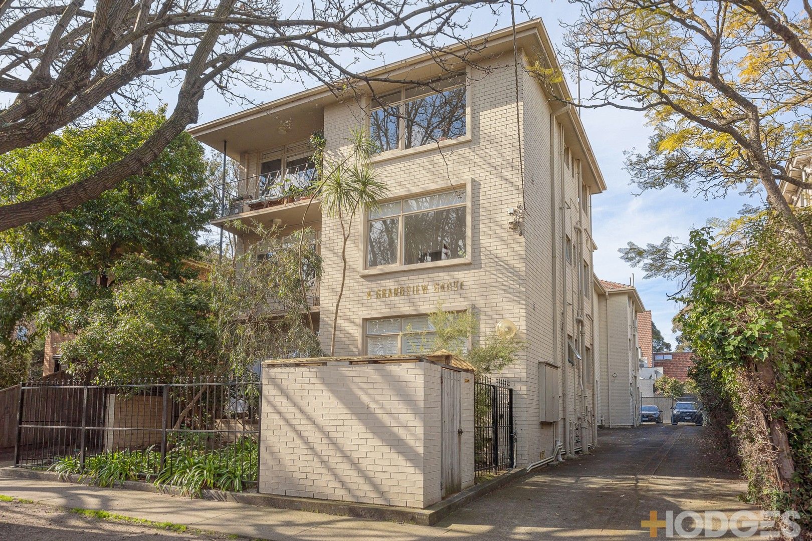 1 bedrooms Apartment / Unit / Flat in 10/8 Grandview Grove PRAHRAN VIC, 3181