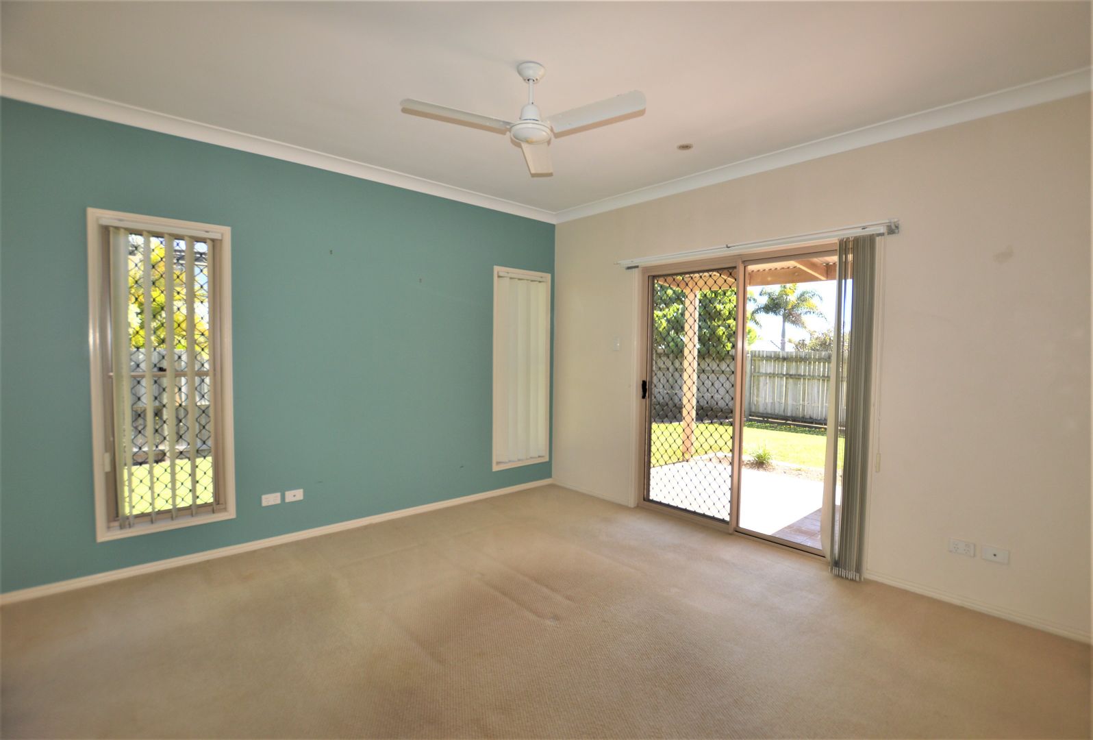 55 Wallum Drive, Parkinson QLD 4115, Image 2