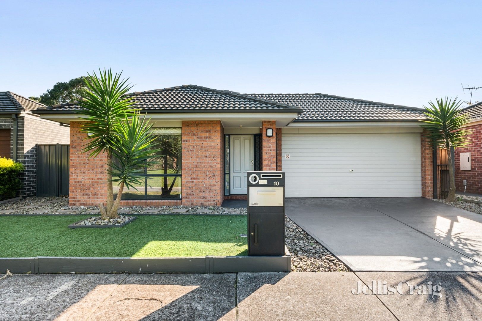 3 bedrooms House in 10 Yering Dr MERNDA VIC, 3754