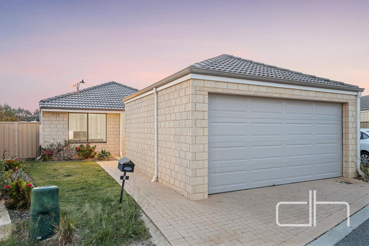 4 bedrooms House in 1 Sparkwell Lane BUTLER WA, 6036