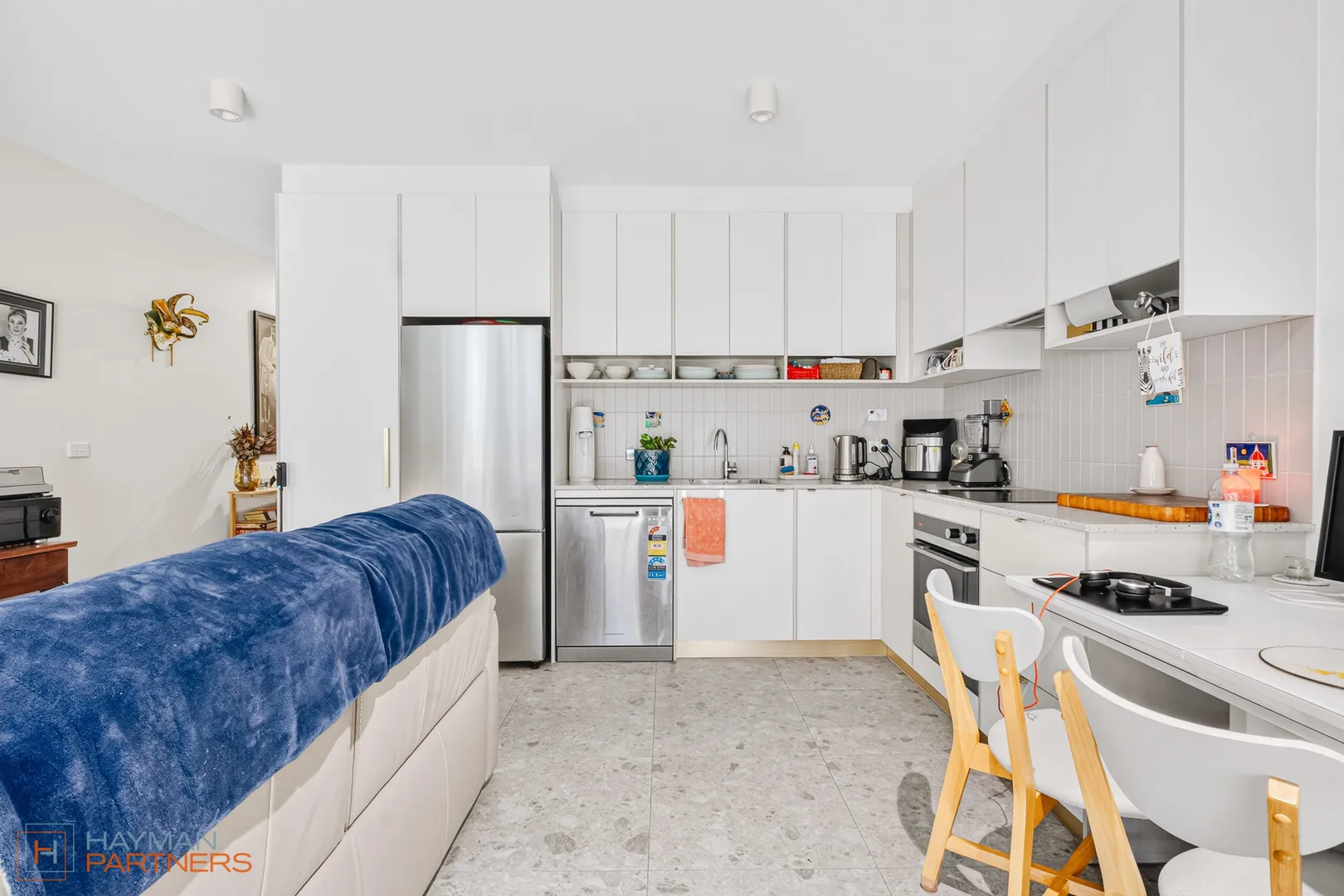 Stylish Ground Floor Living in Denman Prospect - View 3