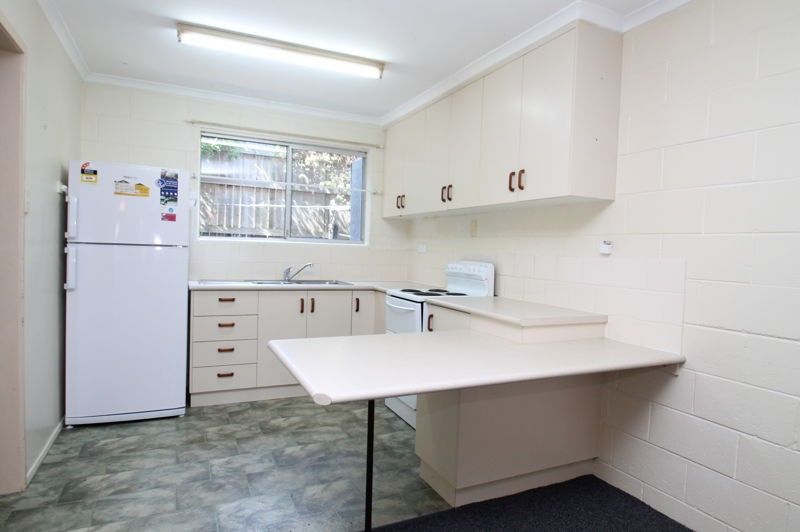 2/11 Illawarra Drive, Kin Kora QLD 4680, Image 2