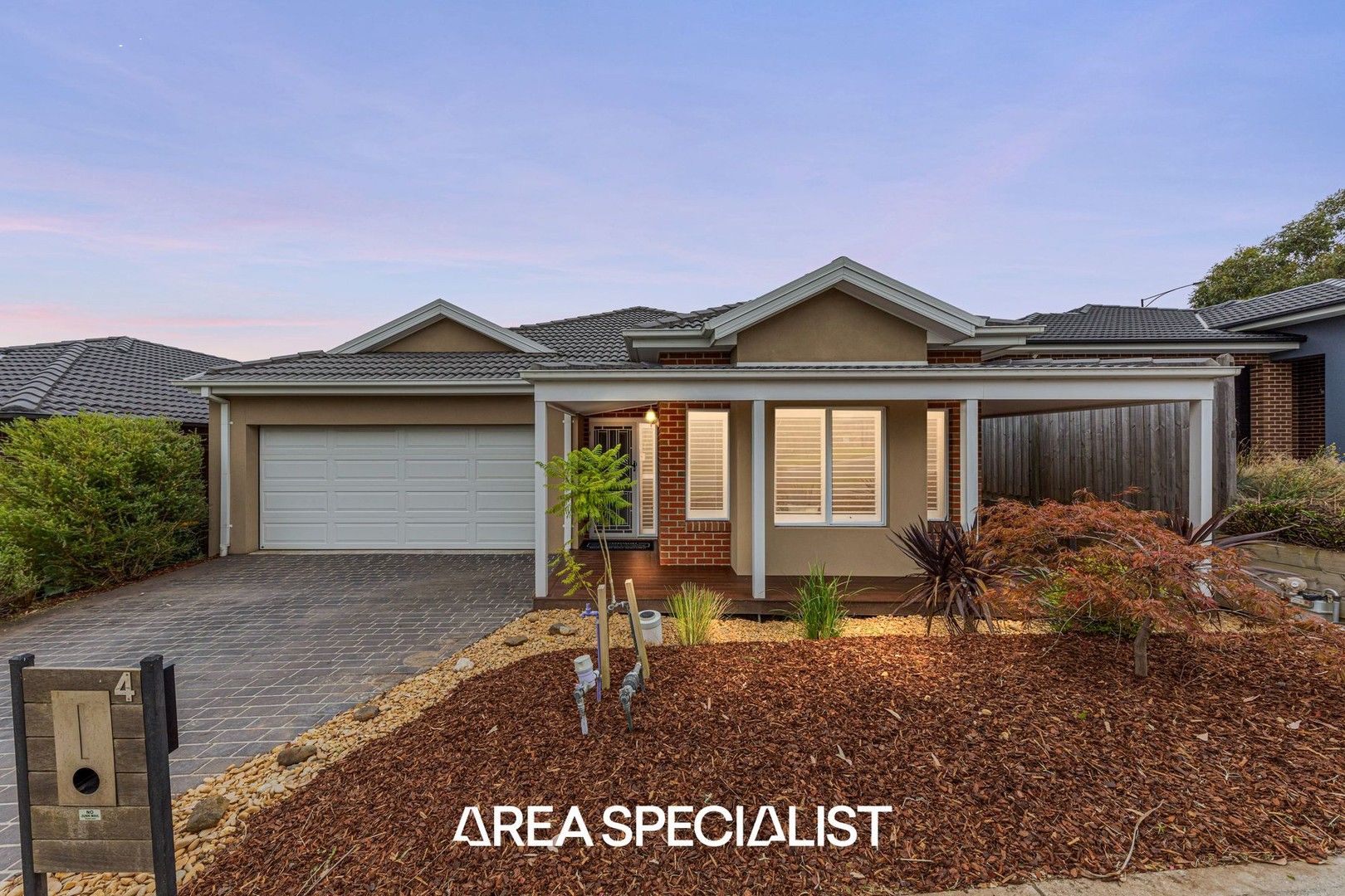 4 bedrooms House in 4 Binah Street OFFICER VIC, 3809